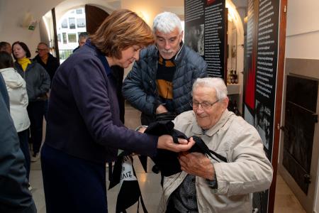 otvoritev razstave plamen upanja v Postojnski jami (20)